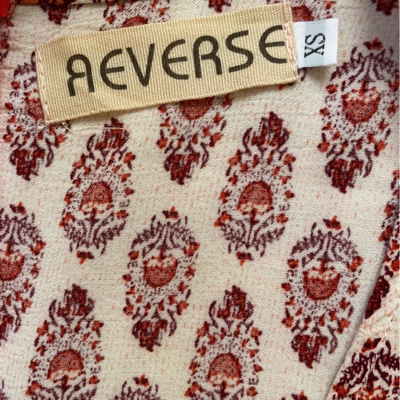 REVERSE BOHO ROMPER WITH DECORATIVE ADJUSTABLE WAIST DRAWSTRING (XS) NEVER WORN - Picture 4 of 4